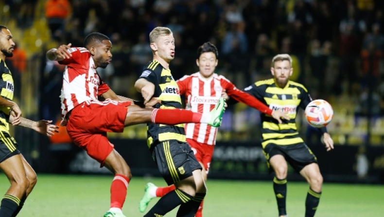 Ολυμπιακός: Ο Μίτσελ τσεκάρει και το 4-4-2 με Αραμπί και Μπακαμπού