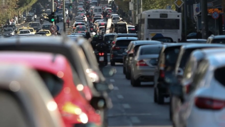 Αδιανόητη κίνηση στον Κηφισό: Μποτιλιάρισμα 14 χλμ.