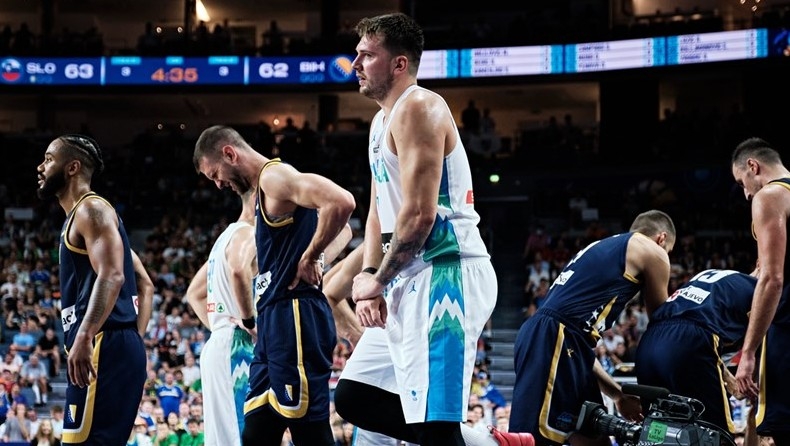Eurobasket 2022, Σλοβενία: Έξαλλος ο Ντόντσιτς σε time out με βρισιές και μπουκάλια... στον αέρα (vid)