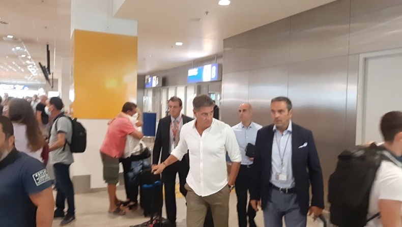 Μίτσελ: Προσγειώθηκε στην Ελλάδα ο νέος προπονητής του Ολυμπιακού (vid)