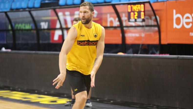 Στρέλνιεκς: «Έχω το ίδιο κίνητρο, όπως όταν έπαιζα στη EuroLeague»