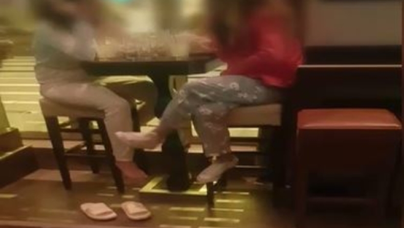  Πήγαν για ποτό με πιτζάμες σε μπαρ της Θεσσαλονίκης (vid)