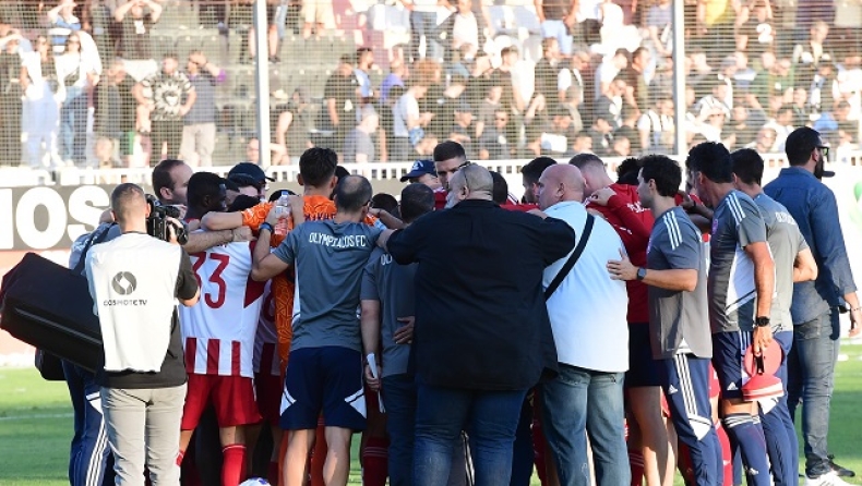 Ολυμπιακός: Ένα... κουβάρι οι παίκτες και ομιλία του Σωκράτη (vid)