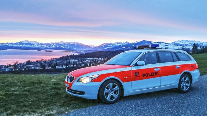 Τρόμος σε ξενοδοχείο στην Ελβετία: Την έδιωξαν και έκαψε με καμινέτο τη ρεσεψιονίστ