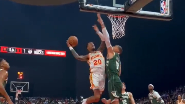 Μπακς - Χοκς: Ο Κόλινς έκανε... πόστερ τον Λόπεζ (vid)