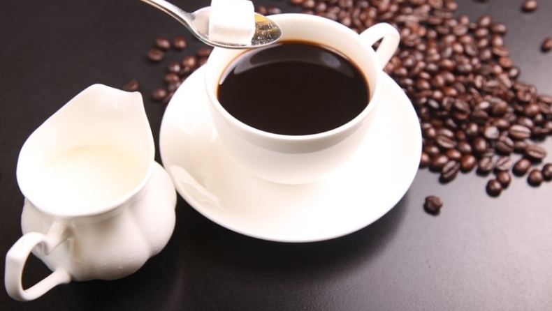 Είδος «πολυτελείας» τείνει να γίνει ο καφές, σύμφωνα με τη Eurostat: Αύξηση κατά 16,9% τον Αύγουστο (vid)
