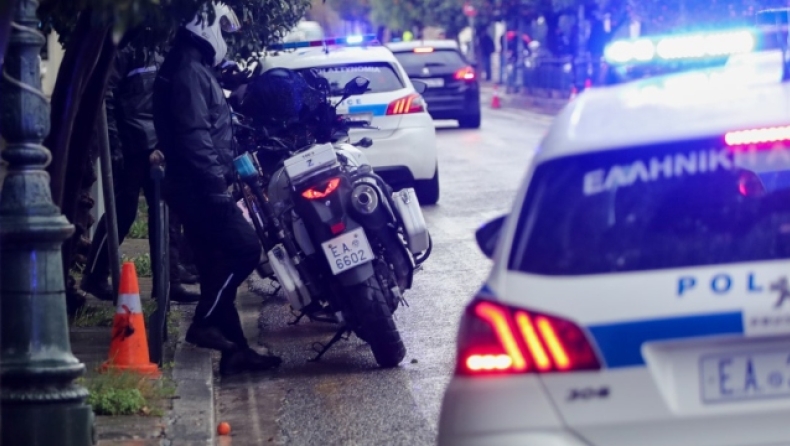 Αστυνομικός αυτοκτόνησε με το υπηρεσιακό του όπλο έξω από το Αστυνομικό Μέγαρο Θεσσαλονίκης 