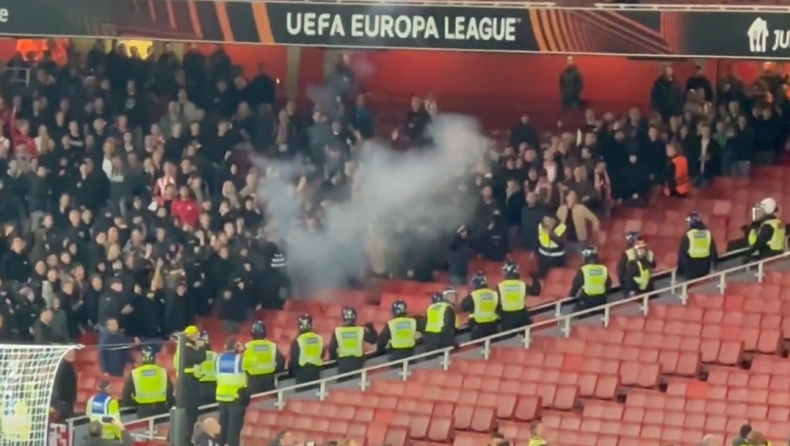 Άρσεναλ - Αϊντχόφεν: Οι οπαδοί της PSV πέταξαν καθίσματα και φωτοβολίδες σε εκείνους των Gunners (vid)
