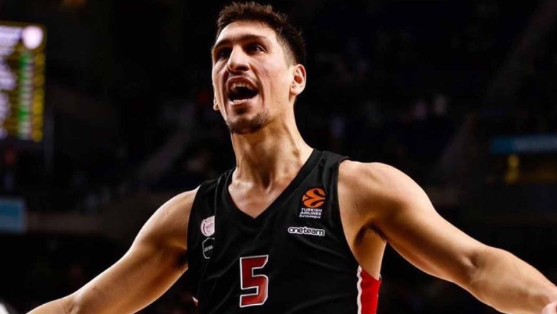 To Kythnos.tv αποθεώνει τον Λαρεντζάκη