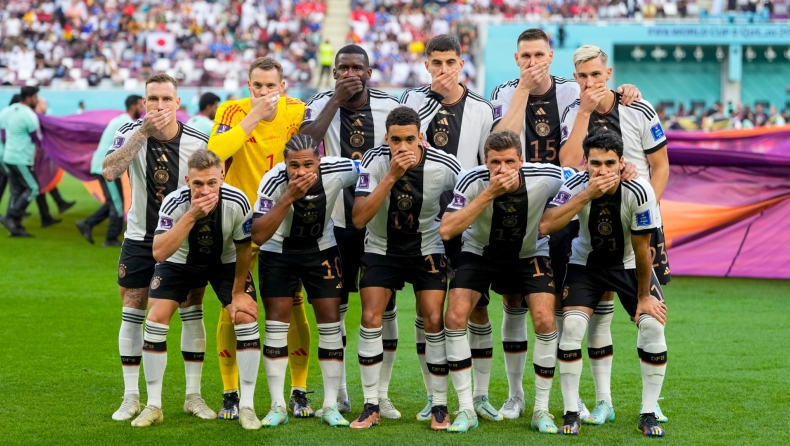 Μουντιάλ 2022, Γερμανία: Με τα στόματα καλυμμένα στην ομαδική φωτογραφία, σε αντίδραση για τη «φίμωση» από τη FIFA