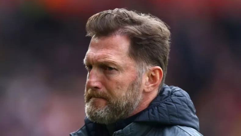 Ολυμπιακός: Στην λίστα των «ερυθρολεύκων» για τον πάγκο τους και ο Ραλφ Χάσενχουτλ