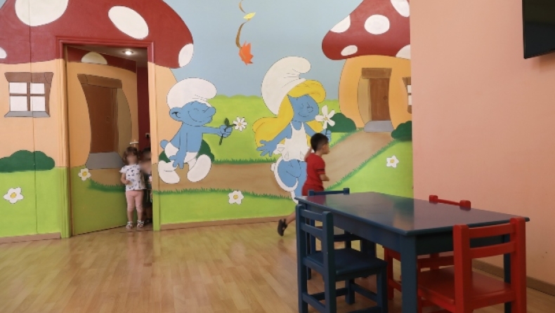 Μπόμπιρας το «έσκασε» από παιδικό σταθμό και «τρύπωσε» σε ξένο αυτοκίνητο