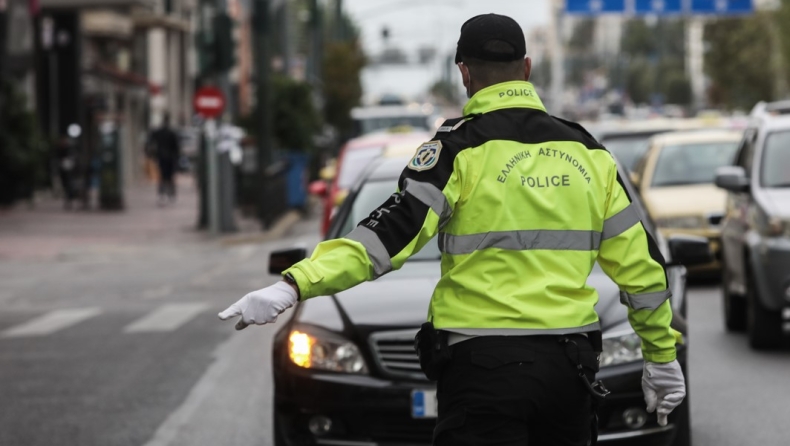 Έλεγχοι Τροχαίας: Περισσότεροι από 1.100 οδηγούσαν χωρίς δίπλωμα