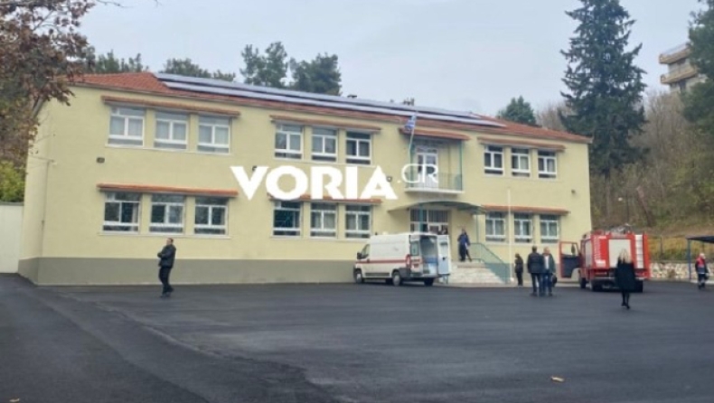 Νεκρό 12χρονο παιδί από έκρηξη σε δημοτικό σχολείο των Σερρών: 30 μέτρα εκσφενδονίστηκε η πόρτα που το τραυμάτισε θανάσιμα (vid)