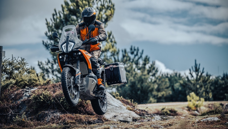 Παρουσιάστηκε η νέα KTM 890 Adventure (vid)