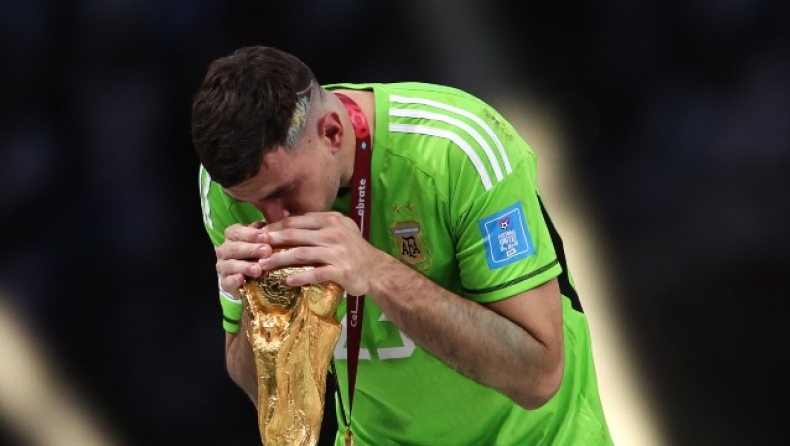 Μουντιάλ 2022: Εμιλιάνο Μαρτίνες, MVP του Μουντιάλ, πίσω από τον «εξωγήινο» Μέσι (vids)
