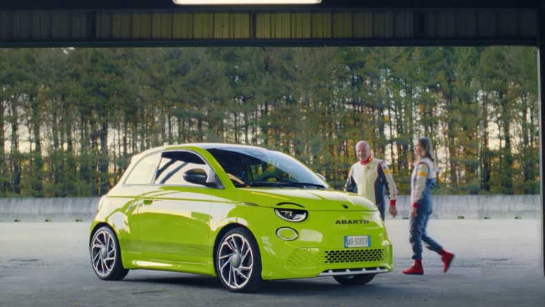 Abarth 500e: Ο Μίκι Μπιαζιόν το δοκιμάζει στην πίστα (vid)