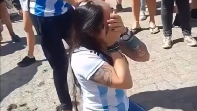 Μουντιάλ 2022, Αργεντινή: Γυναίκα υποσχέθηκε να ξυρίσει το κεφάλι της αν το πάρει η Αλμπισελέστε και το... έκανε (vid)