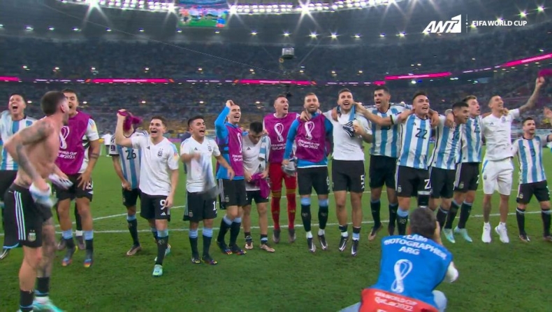 Μουντιάλ 2022, Αργεντινή - Αυστραλία: Το «πάρτι» των παικτών με τους οπαδούς και το σύνθημα για το... τρίτο Κύπελλο (vid)