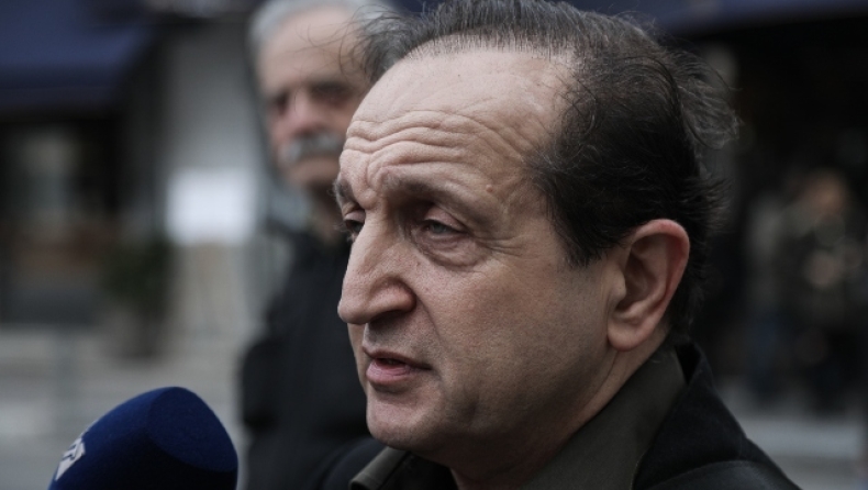 Μπιμπίλας για Τάσο Κωστή: «Απορώ με τις δηλώσεις του, μόνο στα χέρια που δεν πιάστηκε με ηθοποιό που κατηγορείται τώρα» (vid)