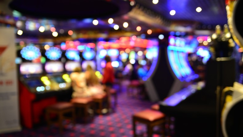 Εξαρθρώθηκε ένα από τα μεγαλύτερα μίνι καζίνο στην Αττική – 43 συλλήψεις και κατάσχεση 52 υπολογιστών σε κατάστημα με παράνομα τυχερά παιχνίδια στην Καλλιθέα