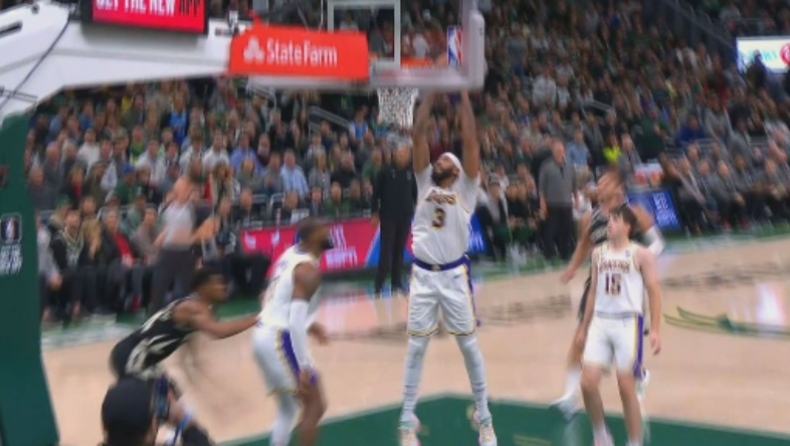 Μπακς - Λέικερς: Τα κρίσιμα καλάθια των ΛεΜπρόν και Ντέιβις για το πέρασμα από το Μιλγουόκι (vid)