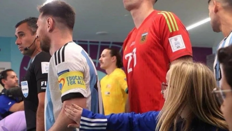 Μουντιάλ 2022, Αργεντινή: Το τρυφερό στιγμιότυπο που ένα κοριτσάκι αγγίζει τον Μέσι για να τον γνωρίσει