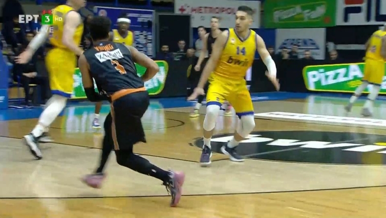 Περιστέρι - Προμηθέας: Ο Γιανγκ την... είδε Χάρντεν με «μισό του ΝΒΑ», αλλά χρεώθηκε βήματα (vid)