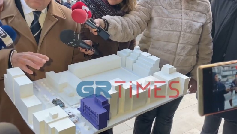 Δίκη Άλκη: Δικηγόρος του 12ου κατηγορούμενου παρουσίασε μακέτα με την αναπαράσταση της δολοφονίας (vid)