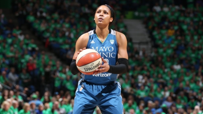 Μάγια Μουρ: Τέλος το μπάσκετ στα 33 της