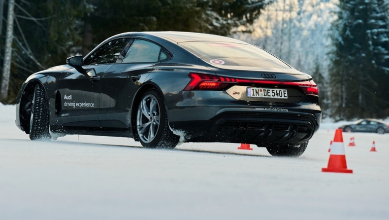 Audi: Μαθαίνει στους παίκτες της Μπάγερν Μονάχου να ντριφτάρουν στο χιόνι (vid)