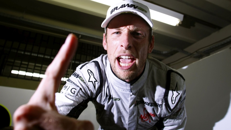 Formula 1: Ο Μπάτον δεν γεννήθηκε για να γίνει τραγουδιστής (vid)