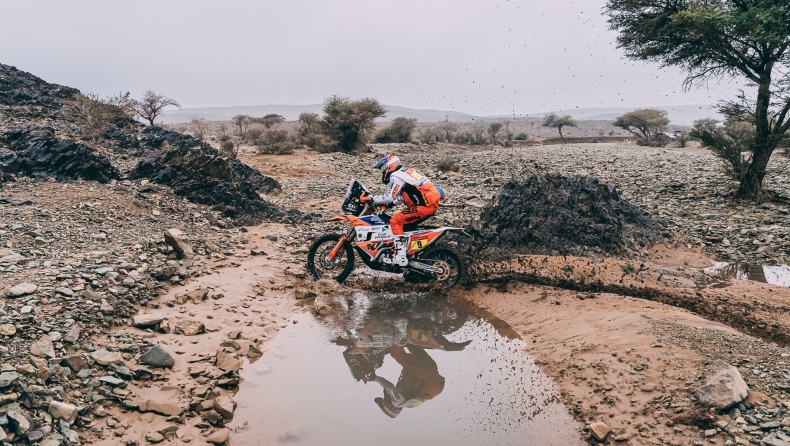 Ραλλυ Ντακάρ: Το σχόλιο του Βασίλη Ορφανού για την 8η ειδική (vid)