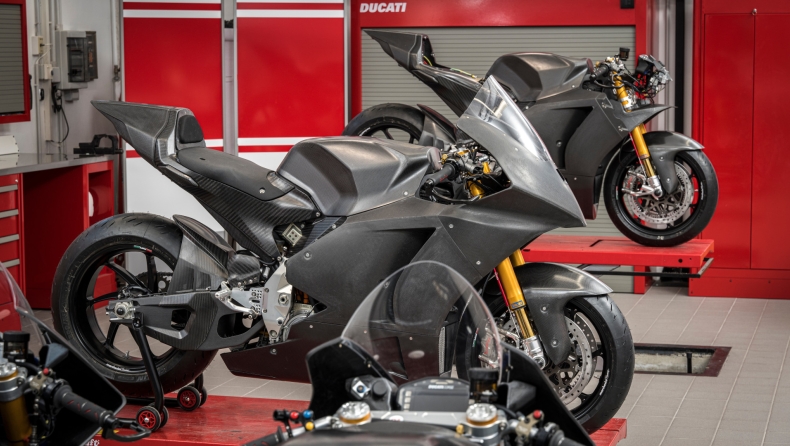 Οι πρώτες Ducati V21L είναι έτοιμες (vid)
