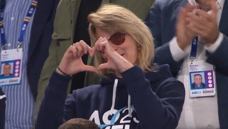 Australian Open: Ο Τζόκοβιτς τραγούδησε «happy birthday» στη μητέρα του