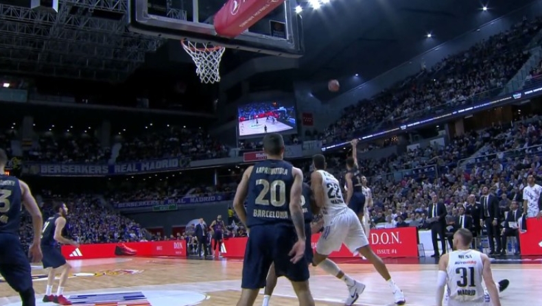 Ρεάλ - Μπαρτελόνα: Ο Ρούντι πέτυχε το πρώτο τρίποντο... της χρονιάς με buzzer, αφού τα «έχωσε» στο κοινό (vid)