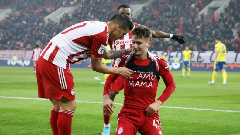 Ολυμπιακός: Ο Κανός αλλάζει την αγωνιστική ιεραρχία των εξτρέμ (vid)