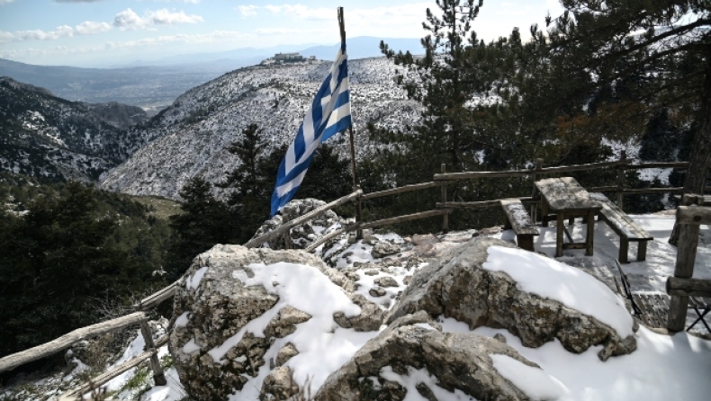 «Επικίνδυνη κακοκαιρία προ των πυλών»: Χιονοκαταιγίδες και στην Αττική (vid)