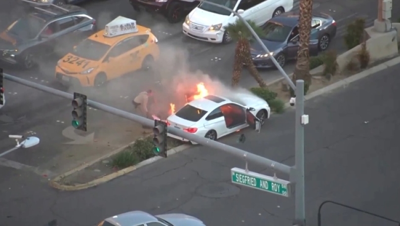 Η σοκαριστική στιγμή που αυτοκίνητο στο Λας Βέγκας τυλίχτηκε στις φλόγες: Ο αστυνομικός έσωσε τον οδηγό την τελευταία στιγμή (vid)