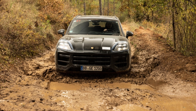 Porsche Cayenne: 4 εκατ. χιλιόμετρα δοκιμών σε λάσπη, πάγο και άμμο (vid)