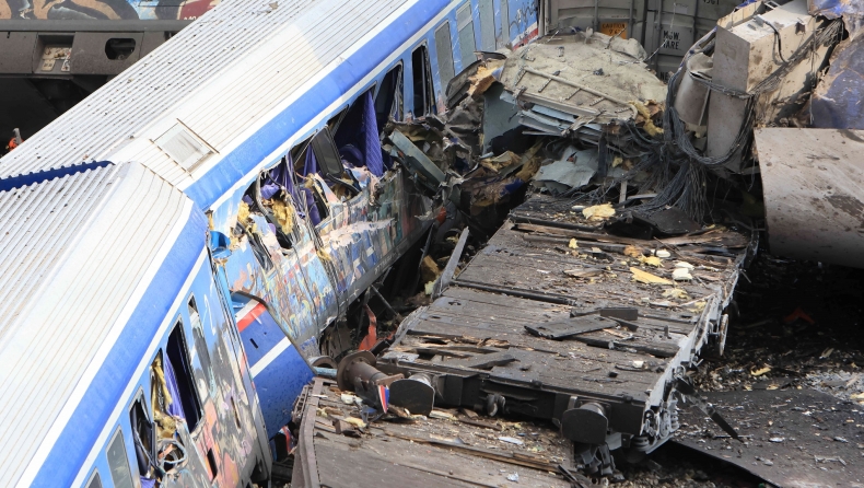 Σύγκρουση τρένων στα Τέμπη: Συνελήφθη ως υπαίτιος ο σταθμάρχης