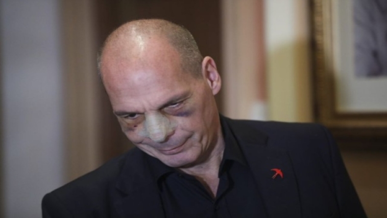  Επίθεση σε Βαρουφάκη: Ελεύθερος μετά την απολογία του ο 19χρονος (vid)