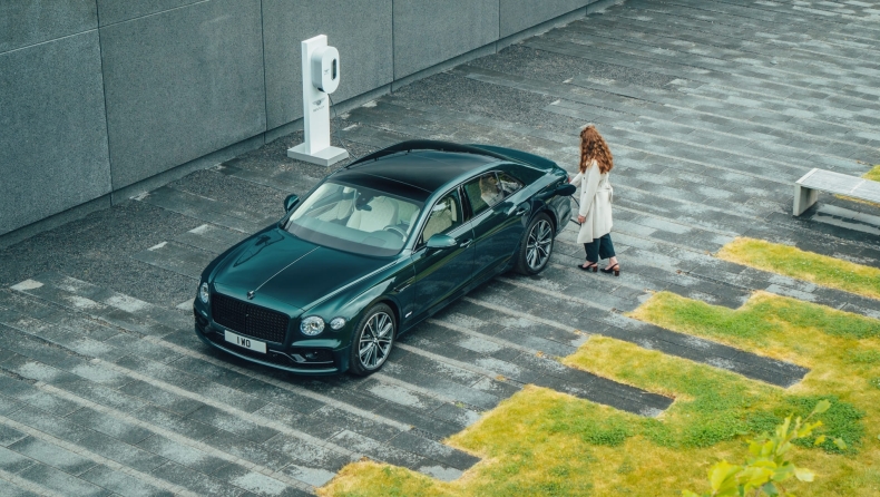 Bentley: Με άνοδο 4% στις πωλήσεις το 2022, αύξησε κατά 82% τα κέρδη της