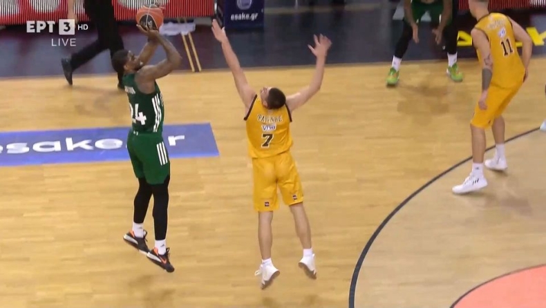 Ο Μπέικον σουτάρει στο φινάλε με την ΑΕΚ