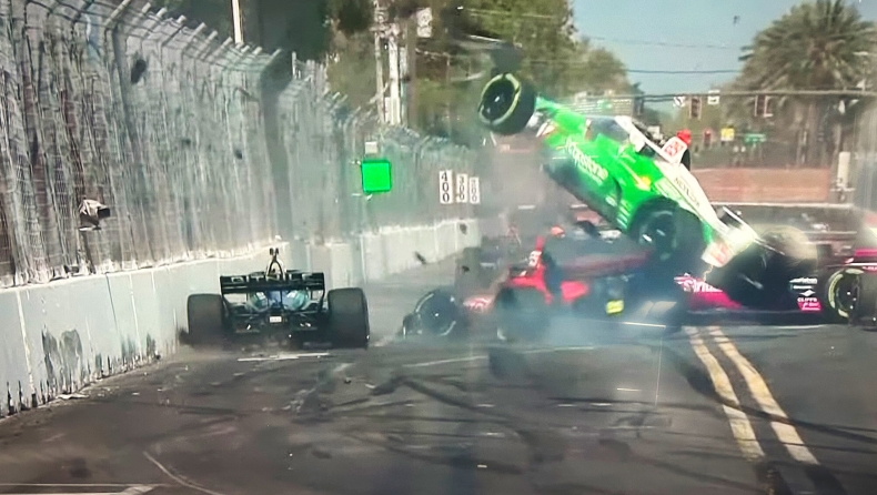 Indycar: Τρομακτικό ατύχημα – Μονοθέσιο εκτοξεύθηκε στον αέρα (vid)