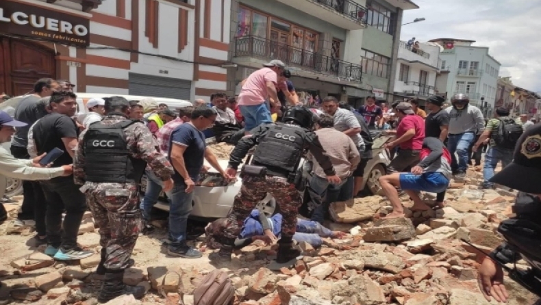 Σεισμός 6,7 Ρίχτερ στον Ισημερινό (vid)