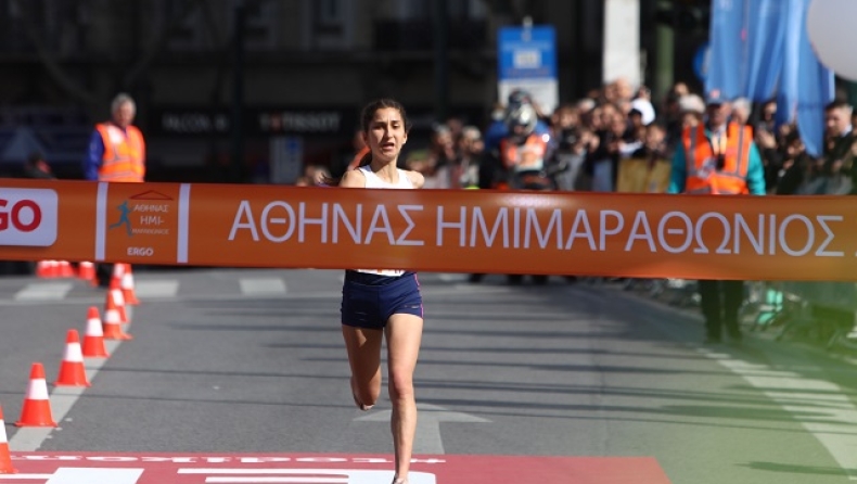 Η Ισμήνη Παναγιωτοπούλου κυριάρχησε στην κούρσα των γυναικών στον ημιμαραθώνιο Αθήνας