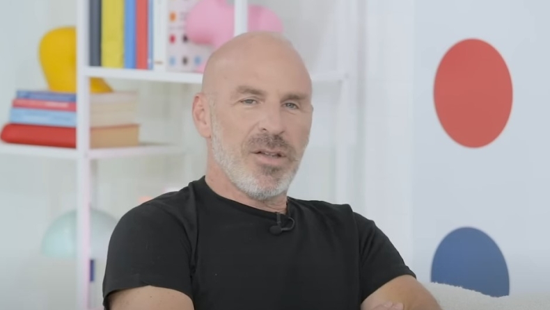 Συνελήφθη ο συγγραφέας Στέφανος Ξενάκης στη Βούλα