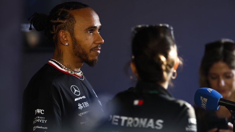 Formula 1: Ο Χάμιλτον απαντά στις φήμες που τον θέλουν να αποχωρεί