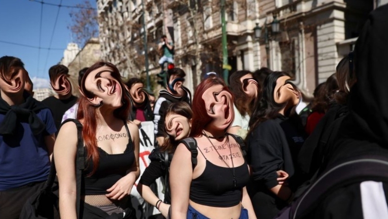 Συγκλονιστικό σύνθημα μαθητών στην συγκέντρωση στην Αθήνα: «Εκδίκηση θα πάρουμε για εσένα μικρέ» (vid)